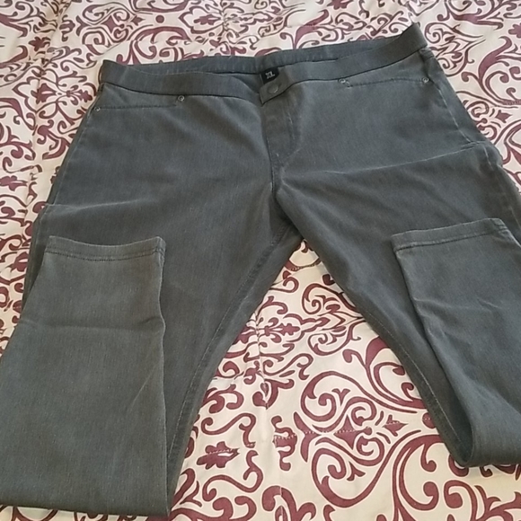 HUE Denim - Gray jeggings